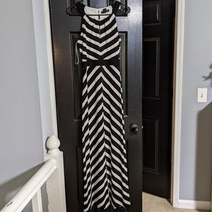 White House Black Market sleeveless Black and White Chevron Maxi Dress size XS